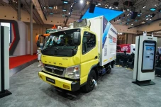Pamer Mitsubishi Fuso...