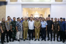 Pj Gubernur Jabar Beri...