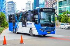 Pusing Nganggur? Transjakarta...