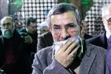 Eks Presiden Iran Mahmoud...