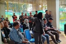 Pintu 13 Stadion Kanjuruhan...