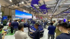 BYD M6: MPV Listrik...