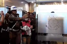 Jadi Tersangka Korupsi...
