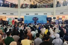 Audisi Indonesian Idol...