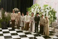 Reza Artamevia Lantunkan...