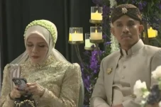 Geni Faruk Sibuk Main...