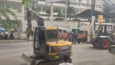 Lunasi Tunggakan Pajak...