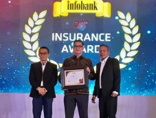 MNC Insurance Raih Penghargaan...
