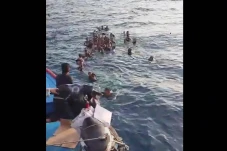 Kapal KM Samarinda Tenggelam...