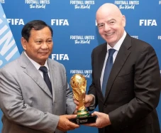 Ketemu Presiden FIFA...