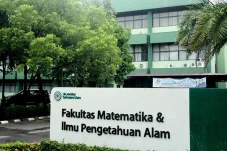 Alumninya Digaji Besar?...