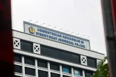 PLN Setor Pajak Rp52,39...