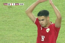 Rambut Klimis Jens Raven...