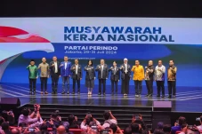 Didampingi Liliana dan...
