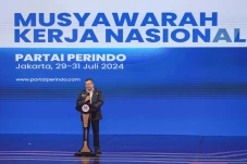 HT Tegaskan Kehadiran...