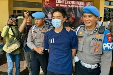 Edan, Pemuda Bandung...
