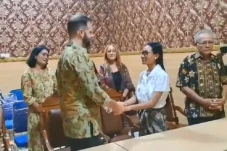 Kisah Cinta Bule Amerika...