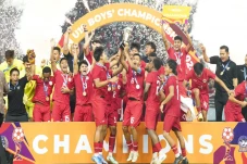Trofi Piala AFF U-19...