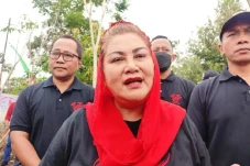 Mbak Ita Absen Pemeriksaan...