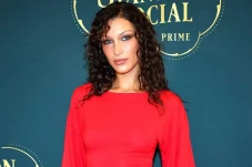 Bella Hadid Angkat Bicara...