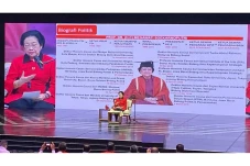 Megawati Waswas Lihat...