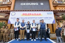 Sekda Herman Suryatman...