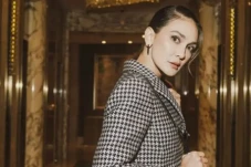 Luna Maya Tanggapi Fenomena...