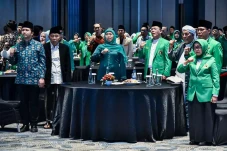 Mardiono Instruksikan...
