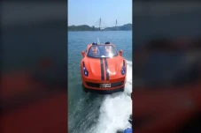 Viral Mobil Ferrari...