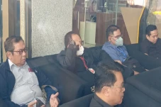 Mbak Ita Bareng Suami...