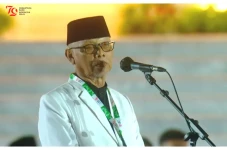Beri Tausiah di Istana,...