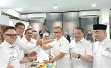 Andi Anzhar Resmi Jadi...