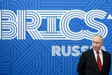 Peminat BRICS di Antara...