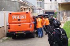Keluarga Terduga Teroris...