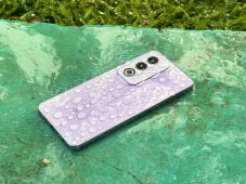 Oppo A3 Pro 5G: Ponsel...