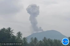 Pagi Ini, Gunung Ibu...