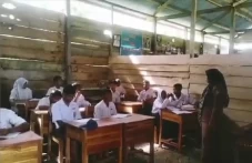 Viral Siswi SMP Kirim...
