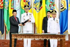 Mendagri Resmi Melantik...