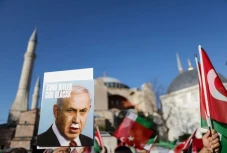 Netanyahu Tolak Tuntutan...