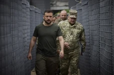 Zelensky: Barat Terlalu...