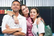 Deretan Bisnis Artis...