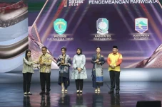 22 Instansi Daerah Terima...