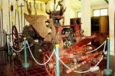 Mengenal Kereta Singa...
