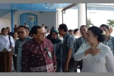 Pintu Kori Kamandungan...