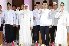 Khofifah-Emil Terus...