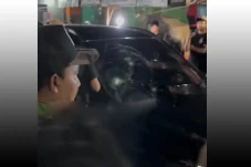 Viral Sedan Mewah Diamuk...