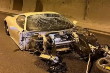 Viral Ferrari Seharga...