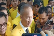 Namanya Disebut Jadi...