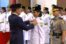 Presiden Jokowi Kukuhkan...