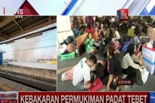 Korban Kebakaran Mengungsi...